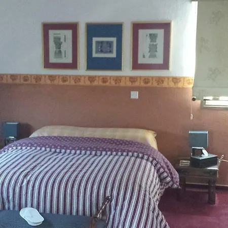L' Aubrais Villa *