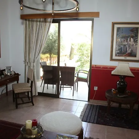 Villa L' Aubrais Limasol
