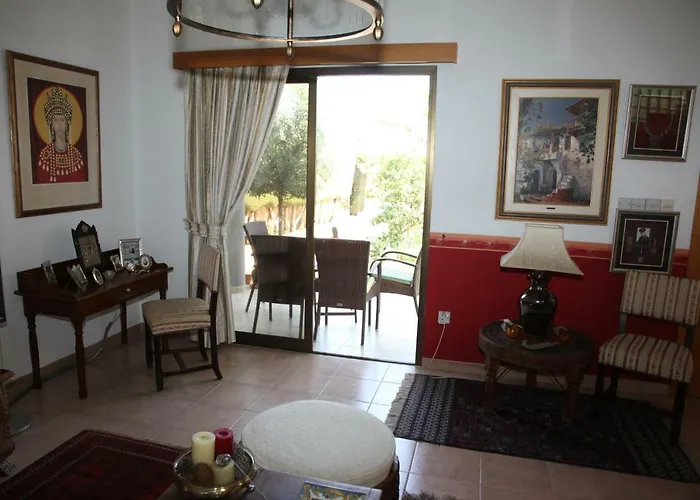 Vila L' Aubrais Lemesos